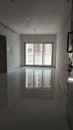 Room in 5 BHK Apartment at Eon One, Prabhadevi – for Sale