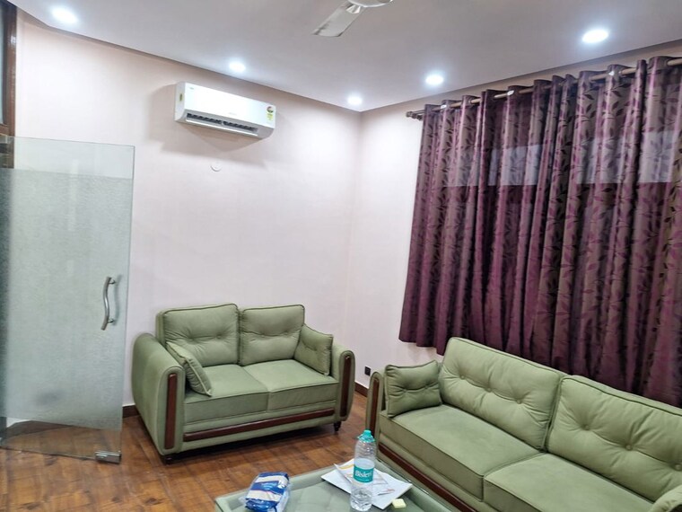 Bedroom, sainik farm 2 Bedroom 800 Sq.Ft. Apartment In Sainik Farm Delhi 10605595