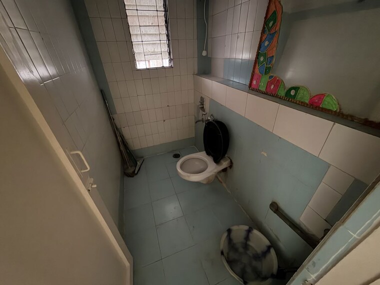 Bathroom, vasant vihar 2 Bedroom 700 Sq.Ft. Apartment In Vasant Vihar Thane 10605600