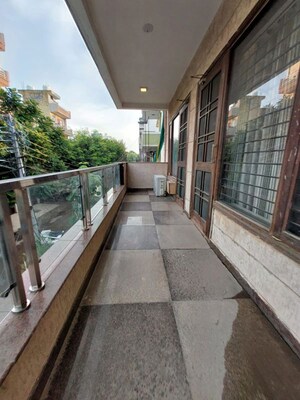 Balcony in 2 BHK Builder Floor at Sector 40 – for Rent