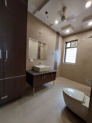 Bathroom in 2 BHK Builder Floor at Sector 40 – for Rent