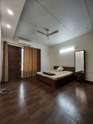 Living Room in 2 BHK Builder Floor at Sector 40 – for Rent
