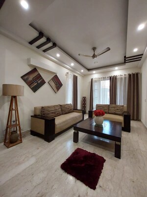 Living Room in 2 BHK Builder Floor at Sector 40 – for Rent