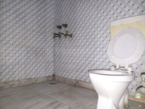 Bathroom in 2 BHK Builder Floor at Sector 46 – for Rent