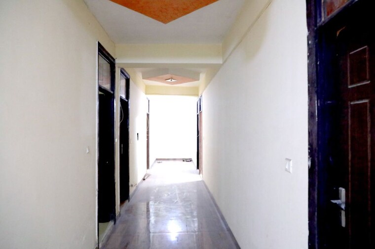 Other, sector 4 greater noida 2 Bedroom 950 Sq.Ft. Builder Floor In Sector 4 Greater Noida Greater Noida 10605809
