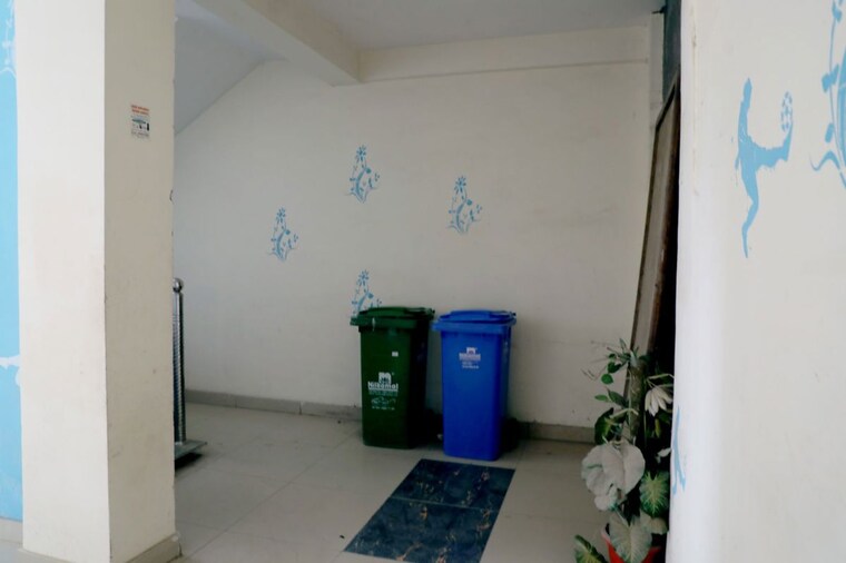 Other, sector 4 greater noida 2 Bedroom 950 Sq.Ft. Builder Floor In Sector 4 Greater Noida Greater Noida 10605809