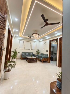 Room in 2 BHK Builder Floor at Krishna Tower Noida, Sector 73 – for Sale