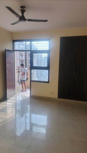 Room in 3 BHK Apartment at SRS Royal Hills, Sector 87 – for Rent