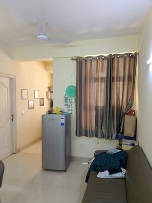 Living Room in 2 BHK Builder Floor at Sector 23 – for Rent