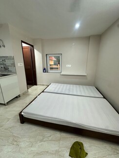 1 RkBuilder Floor For Rent in Sector 23
