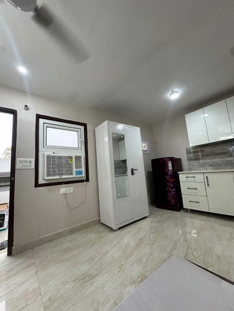 Room, sector 23 1 RK 750 Sq.Ft. Builder Floor In Sector 23 Gurgaon 10605848