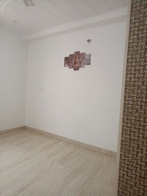 Room in 2 BHK Builder Floor at Sector 23 – for Rent