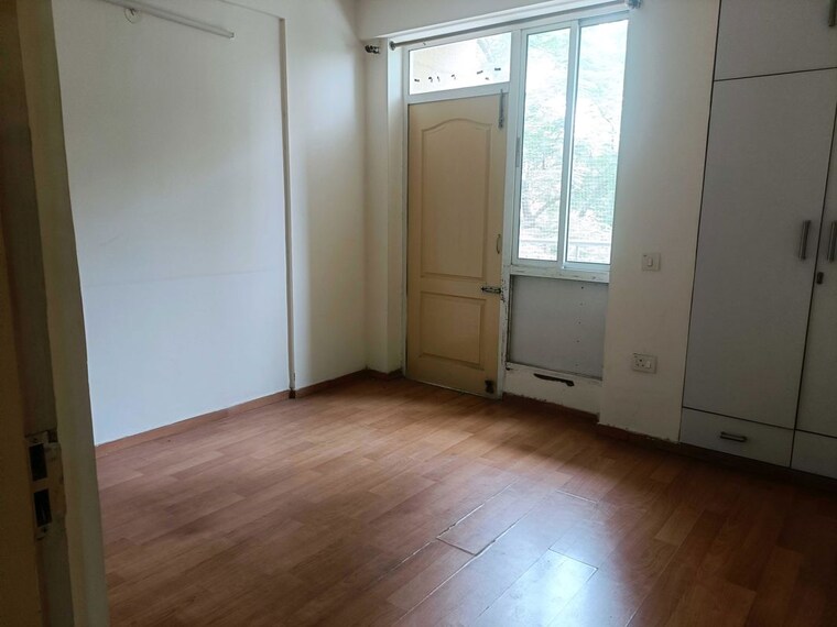 Room, sector 21 2 Bedroom 1200 Sq.Ft. Builder Floor In Sector 21 Gurgaon 10605864