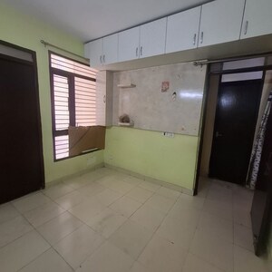 Room in 2 BHK Apartment at OP Floridaa, Sector 82 – for Rent