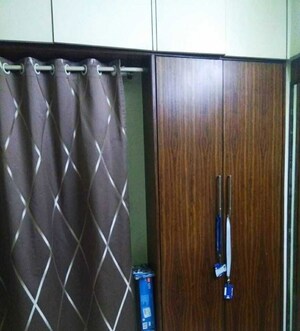 Bedroom in 2 BHK Apartment at Karve Nagar – for Rent