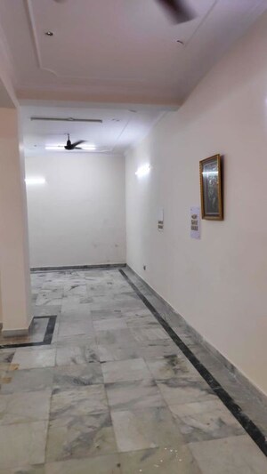 Room in 1.5 BHK Villa at Sector 30 – for Rent