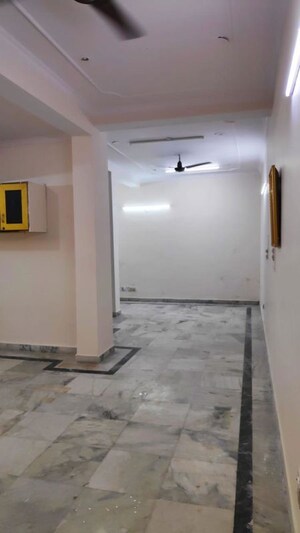 Bathroom in 1.5 BHK Villa at Sector 30 – for Rent