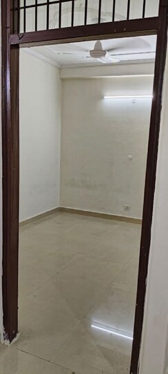 1 BHK Builder Floor For Rent in Neb Sarai