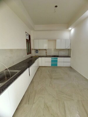 Kitchen in 2.5 BHK Villa at Sector 29 – for Rent