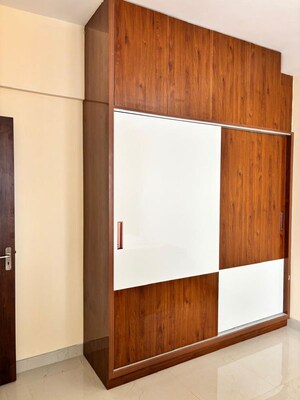 Room in 3 BHK Apartment at RJ Lake Gardenia, Old Madras Road – for Rent
