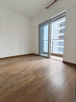 Room in 2 BHK Apartment at Gera Planet Of Joy, Kharadi – for Rent