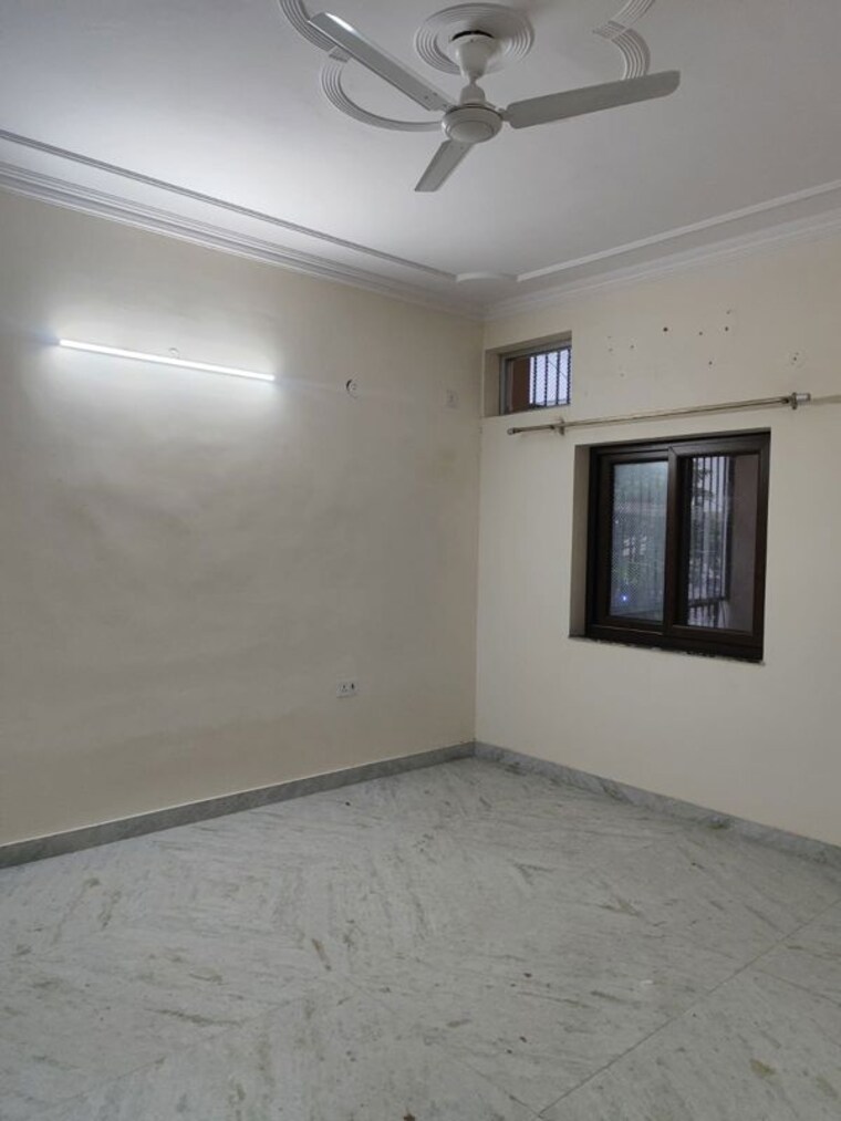 Room, sector 46 3.5 Bedroom 450 Sq.Mt. Villa In Sector 46 Noida 10605932