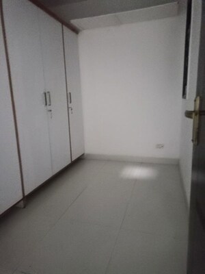 Room in 3.5 BHK Villa at Sector 46 – for Rent