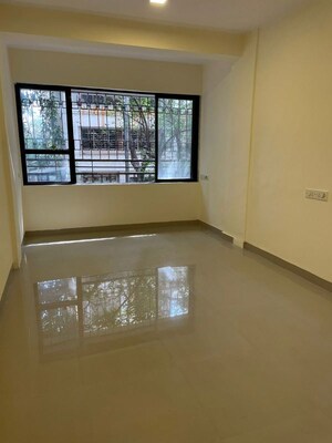 Room in 1 BHK Apartment at Khar West – for Rent