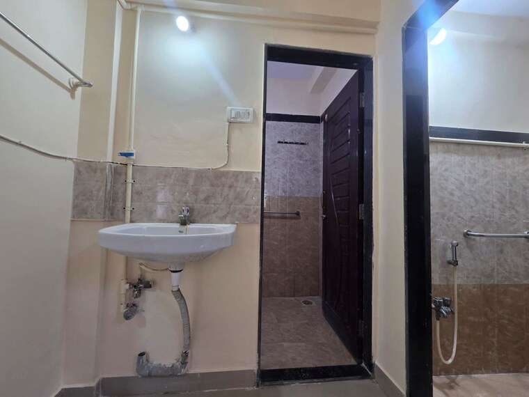 Bathroom, mhada-apartments-shastri-nagar 1 Bedroom 480 Sq.Ft. Apartment In Goregaon West Mumbai 10605662