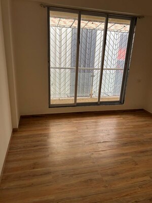 Room in 2 BHK Apartment at Vijay Vilas Vega Building 1 to 6 CHS Ltd, Kavesar – for Rent