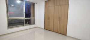 Room in 3 BHK Apartment at Hiranandani Estate, Ghodbunder Road – for Rent