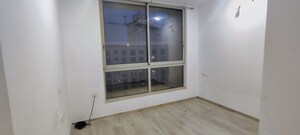 Room in 3 BHK Apartment at Hiranandani Estate, Ghodbunder Road – for Rent