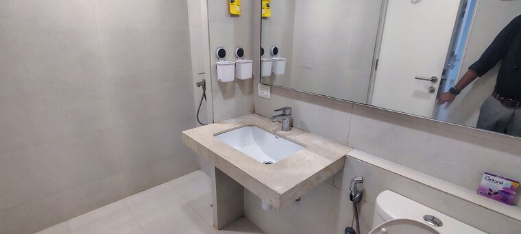 Bathroom, hiranandani-estate 3 Bedroom 1100 Sq.Ft. Apartment In Ghodbunder Road Thane 10605945