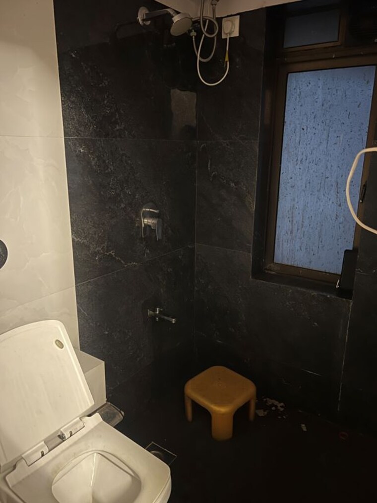 Bathroom, raajyam-amity-apartments 2 Bedroom 800 Sq.Ft. Apartment In Vakola Mumbai 10605948