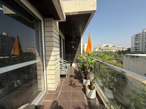 Balcony in 3 BHK Builder Floor at The Images Floors, Sector 51 – for Rent
