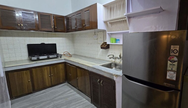 Kitchen, vasant vihar 2 Bedroom 1200 Sq.Ft. Builder Floor In Vasant Vihar Delhi 10605959