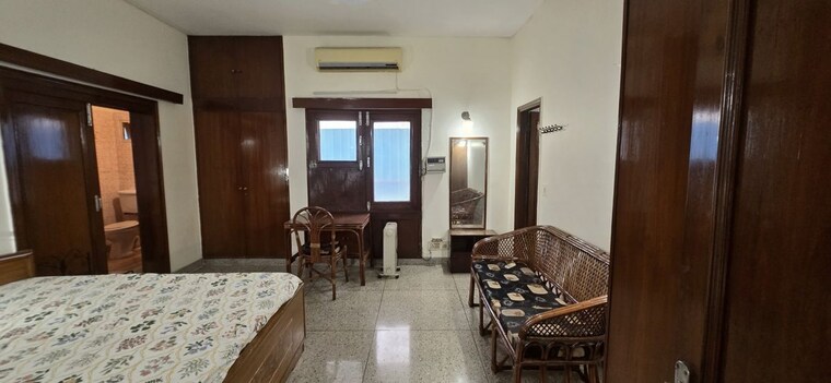 Living Room, vasant vihar 2 Bedroom 1200 Sq.Ft. Builder Floor In Vasant Vihar Delhi 10605959