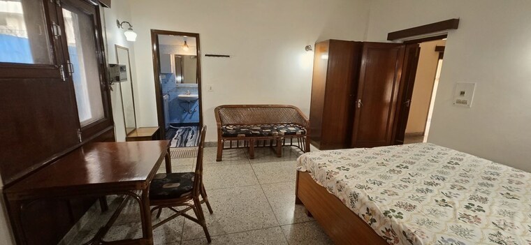 Living Room, vasant vihar 2 Bedroom 1200 Sq.Ft. Builder Floor In Vasant Vihar Delhi 10605959