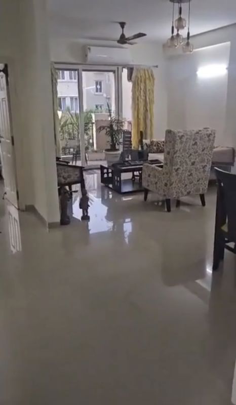 4 BHK + Servant Room 350 Sq.Yd. Builder Floor in Emaar MGF Emerald Hills