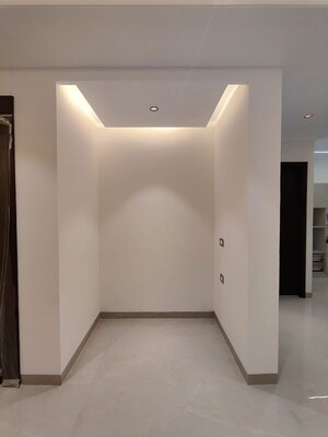Room in 4 BHK Builder Floor at Green Fields Colony – for Rent