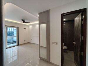 Building Lobby in 4 BHK Builder Floor at Green Fields Colony – for Rent