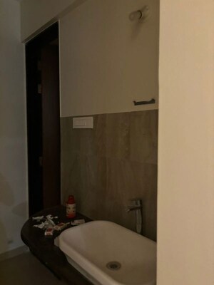 Furnished Amenities in 4 BHK Apartment at Erandwane – for Rent
