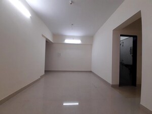 Room in 2 BHK Apartment at Siddharth Nagar CHS Goregaon, Goregaon West – for Rent