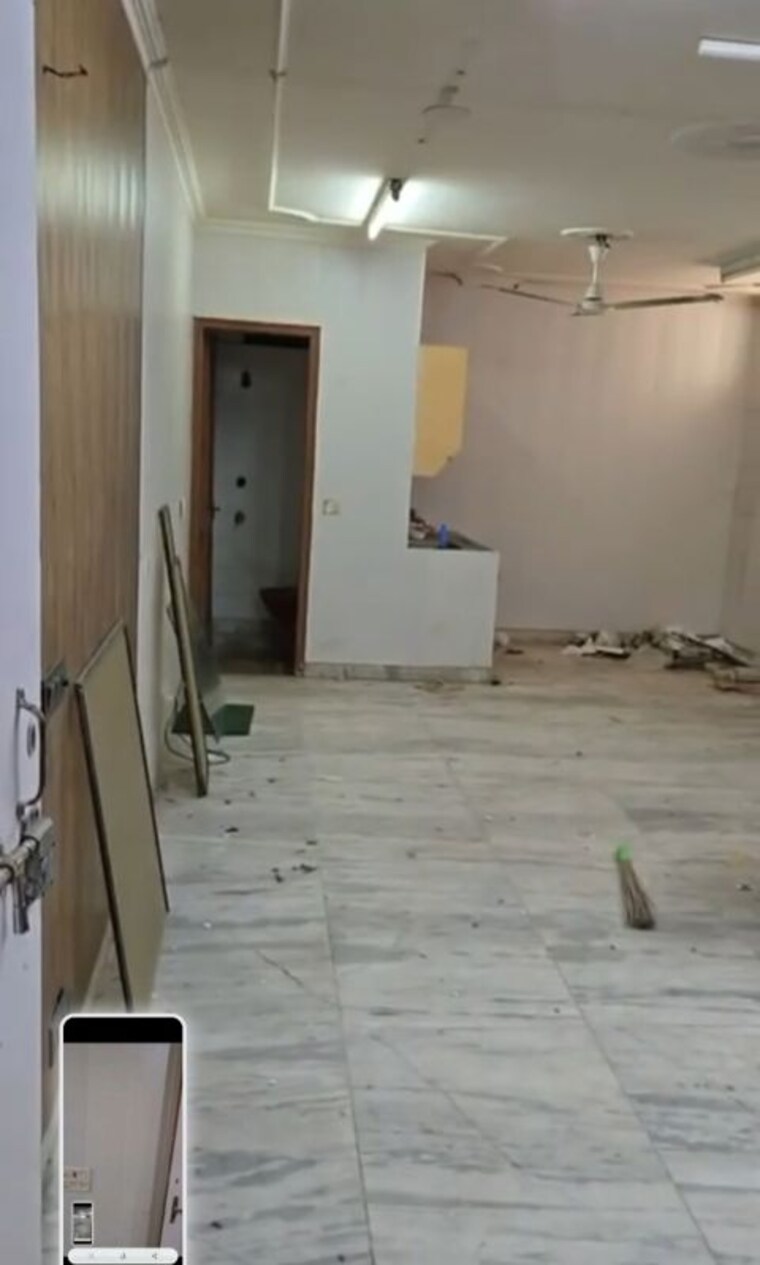 Bathroom, lajpat nagar i Commercial Office Space 900 Sq.Ft. In Lajpat Nagar I Delhi 10606011