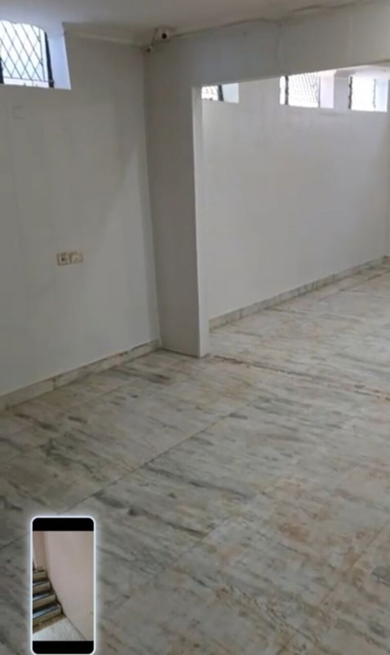 Room, lajpat nagar i Commercial Office Space 900 Sq.Ft. In Lajpat Nagar I Delhi 10606011