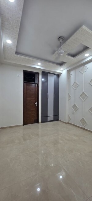 Room in 3.5 BHK Builder Floor at Vasundhara – for Sale