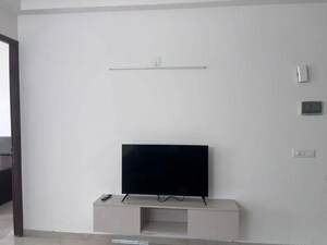 Furnished Amenities in 3 BHK Apartment at Smart World Orchard, Sector 61 – for Rent