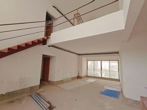 Room in 5 BHK Penthouse at PS Vinayak Navyom Phase I, New Alipore – for Sale