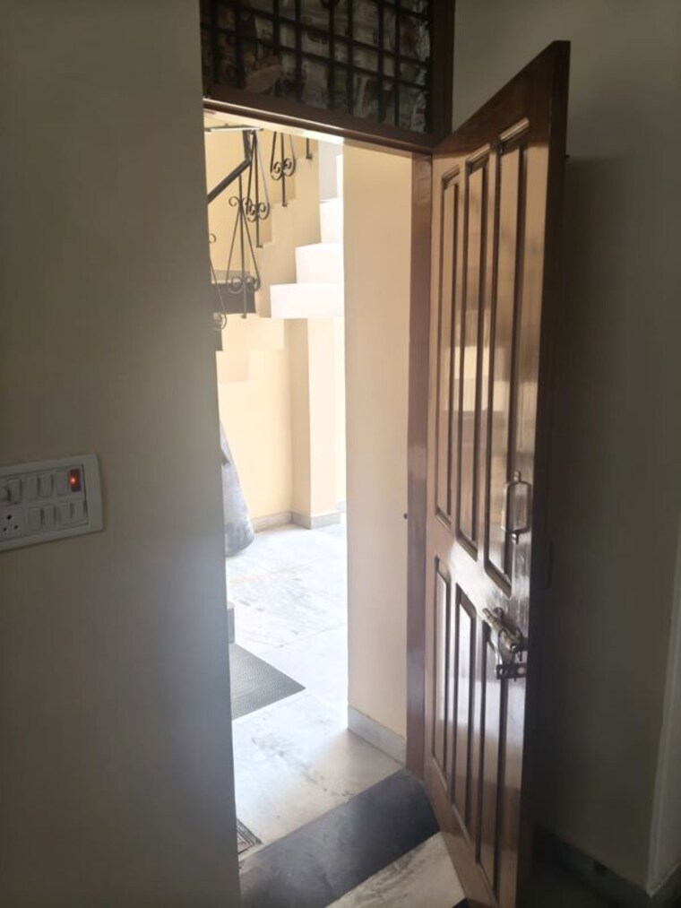 undefined, sector 9 3 Bedroom 263 Sq.Yd. Builder Floor In Sector 9 Gurgaon 10605670