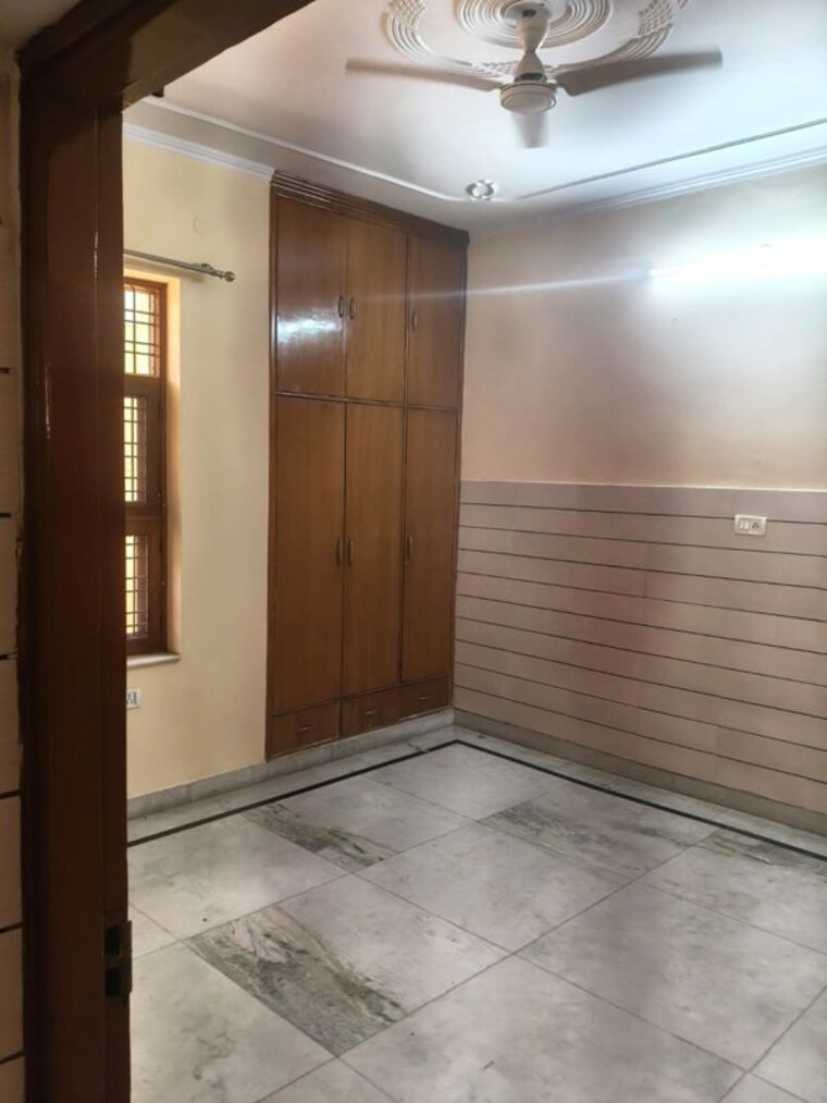 Room, sector 9 3 Bedroom 263 Sq.Yd. Builder Floor In Sector 9 Gurgaon 10605670
